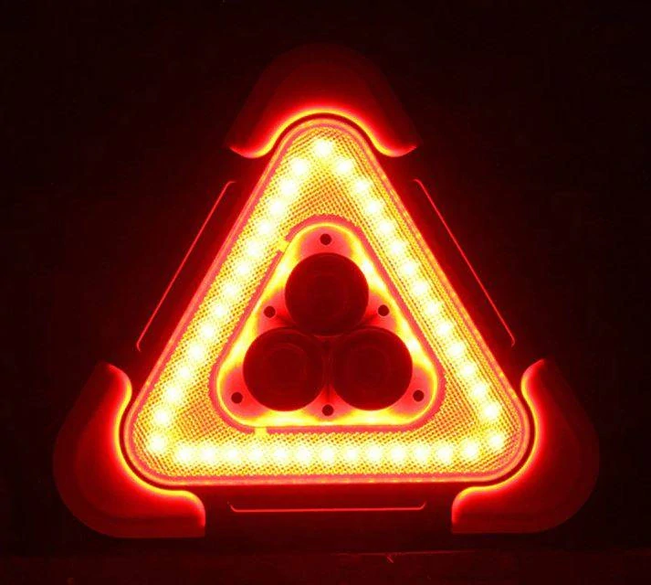 LED svítilna - baterka, 3x LED výstražný trojúhelník s powerbankou a solárním panelem