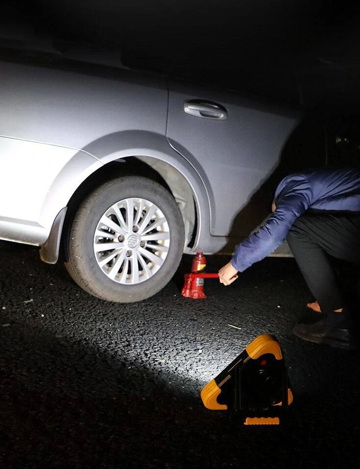 LED svítilna - baterka, 3x LED výstražný trojúhelník s powerbankou a solárním panelem